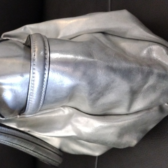 Simply Vera Shoulder Bag - Picture 3 of 8